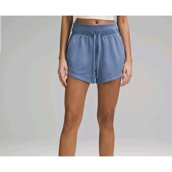Lululemon Inner Glow High-Rise Shorts 3” – Oasis Blue – Size 6 – Unlined- NWT - Picture 1 of 12